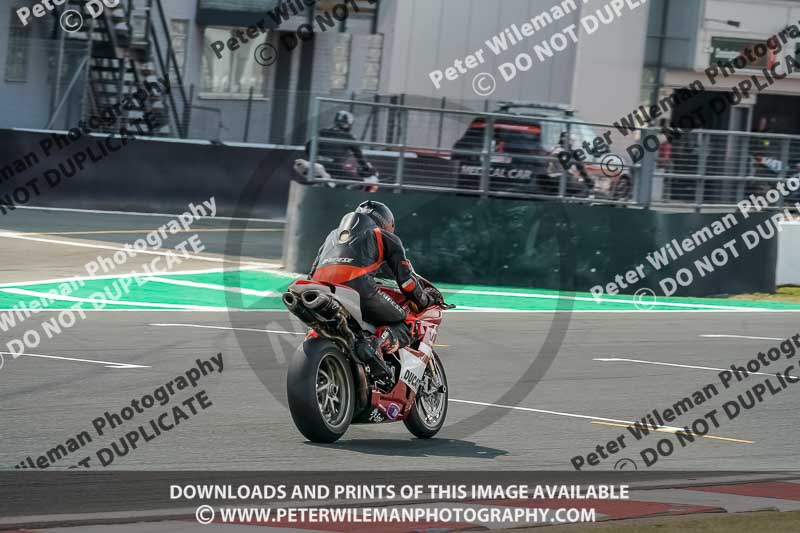 donington no limits trackday;donington park photographs;donington trackday photographs;no limits trackdays;peter wileman photography;trackday digital images;trackday photos